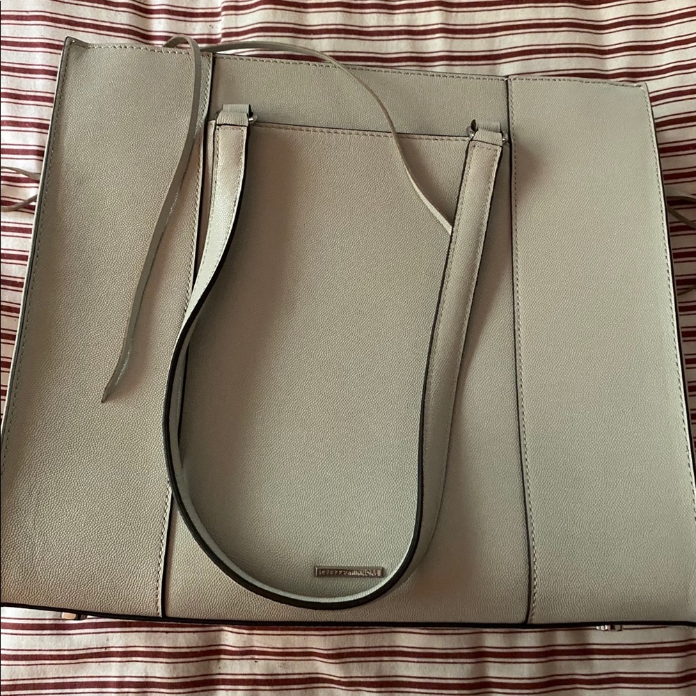 New Rebecca Minkoff purse. NWOT. Super cute purse!
